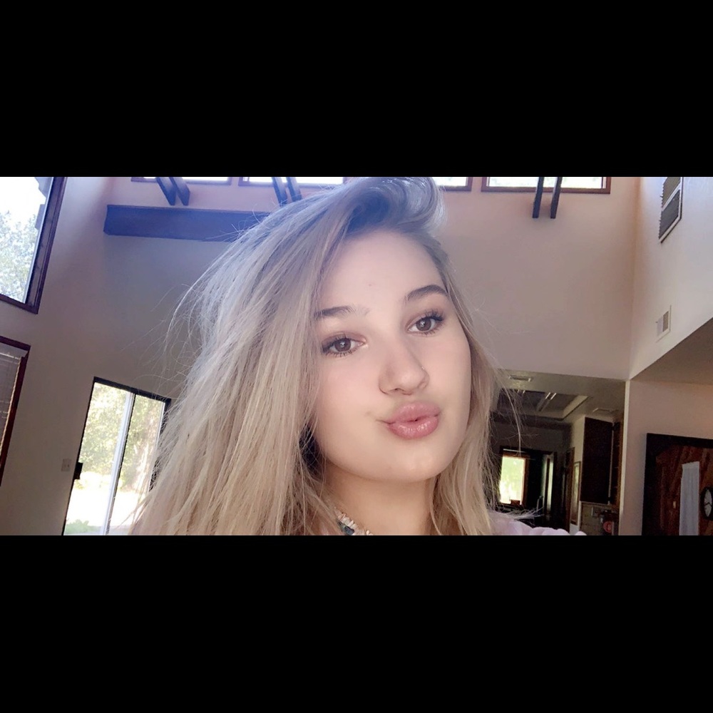 Meet your Posher, Paige
